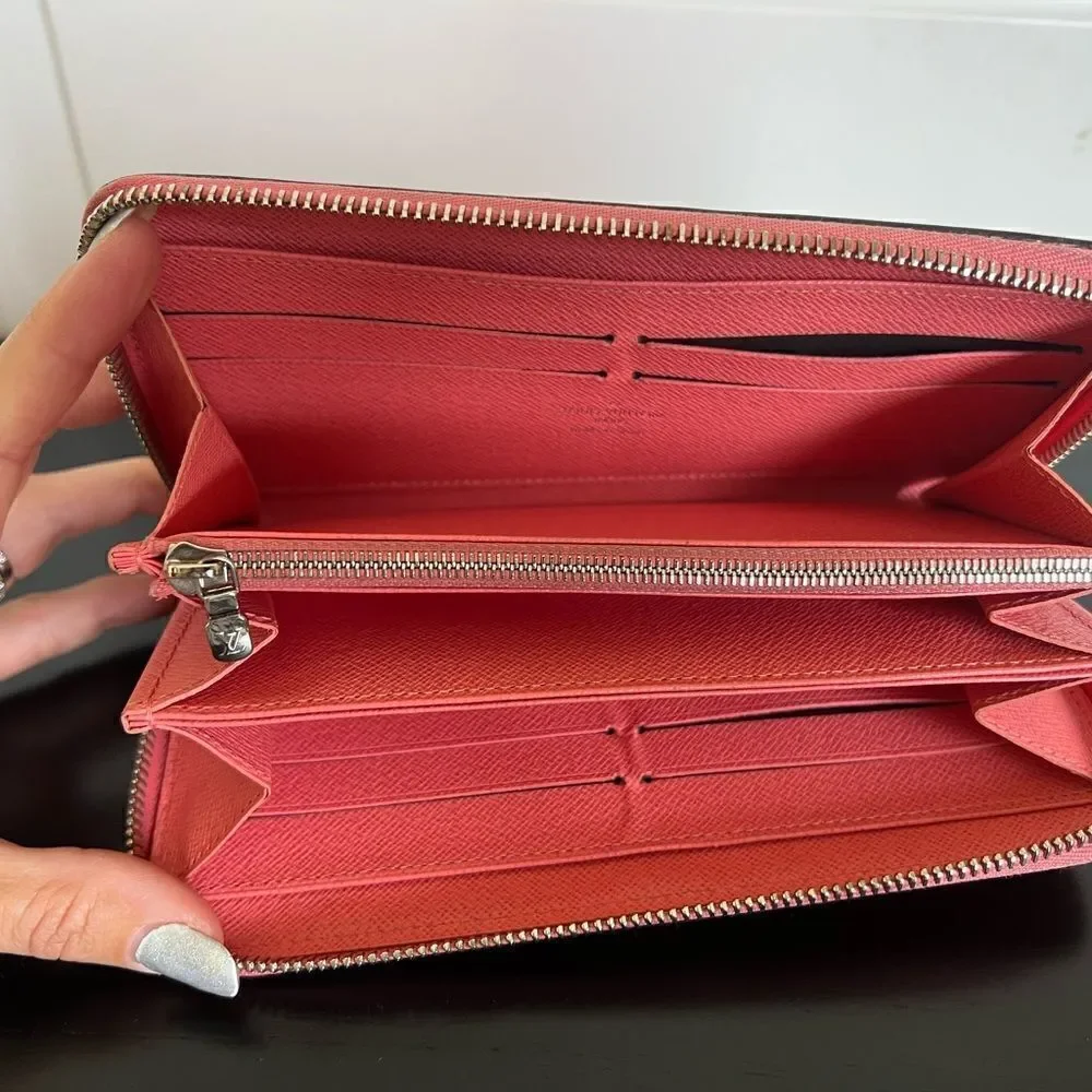 AUTH LOUIS VUITTON EPI WALLET- RARE COLOR!!!!!